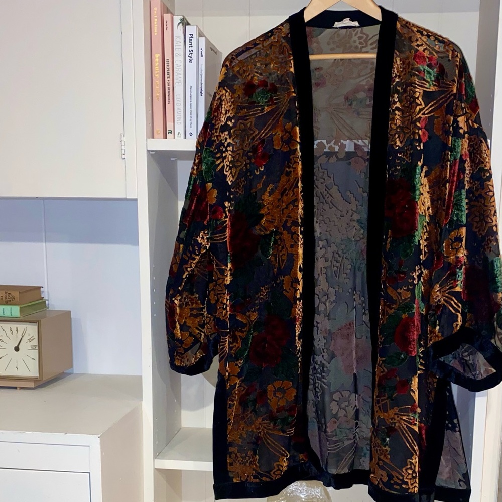 Burnout velvet kimono